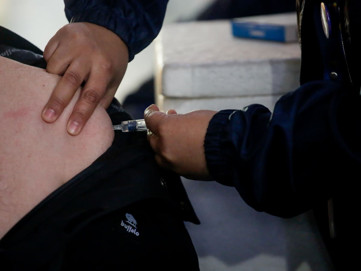 Alerta por baja vacunación: personas mayores de 60 años aún no alcanzan el 63% de cobertura contra la influenza