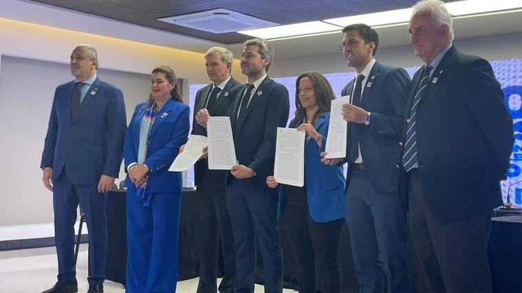 Chile firma estatutos para la creación de la Corporación que postulará a la sede del Mundial 2030