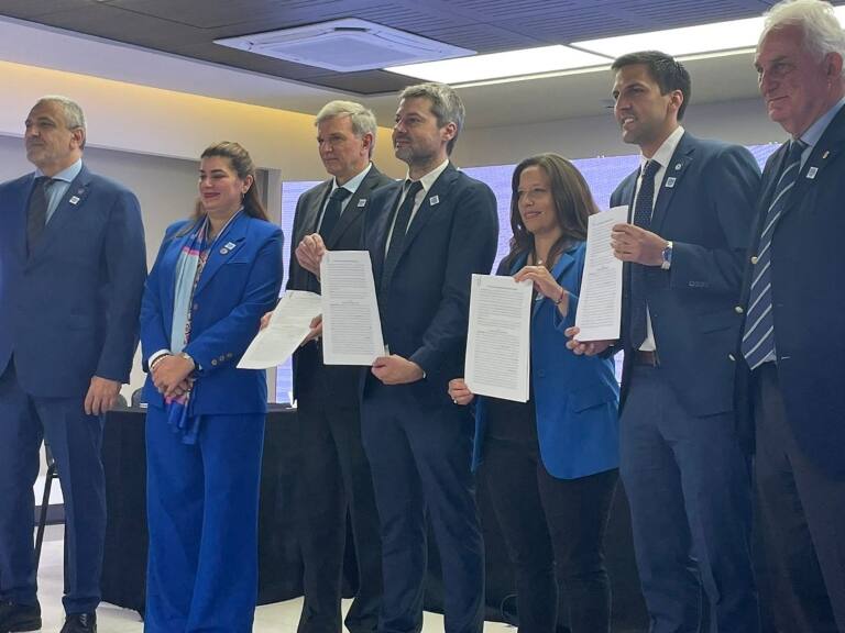 Chile firma estatutos para la creación de la Corporación que postulará a la sede del Mundial 2030