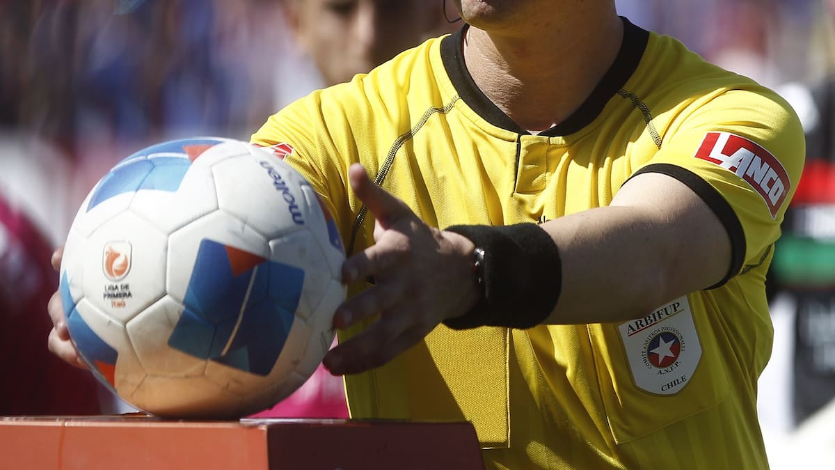 Fútbol chileno en alerta: Sindicato de Árbitros aprueba huelga con 99,2% de los votos tras rechazar última oferta de la ANFP