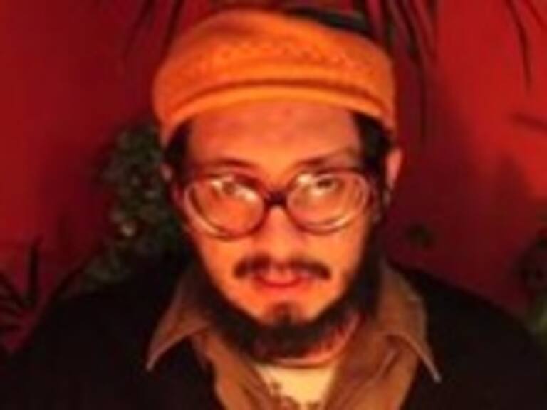 Artista quemó 500 millones de dólares en pagarés de alumnos de la U del Mar