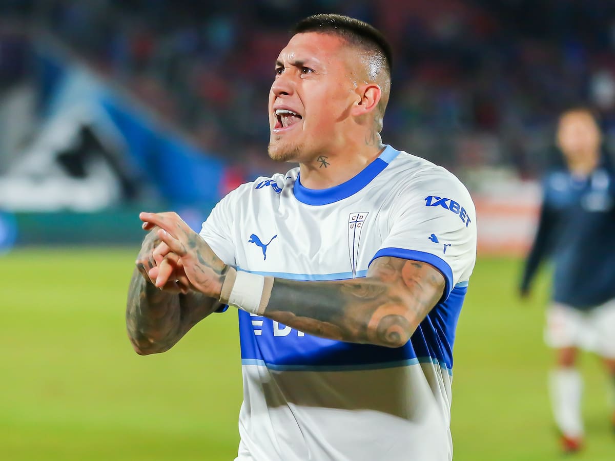 Arriesga sanción: Nicolás Castillo es citado al Tribunal de Disciplina por sus gestos contra la barra de la U