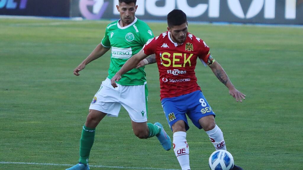 En Unión Española ya no cuentan con Víctor Méndez: "Hasta ahora, no viaja con nosotros para jugar con Everton"