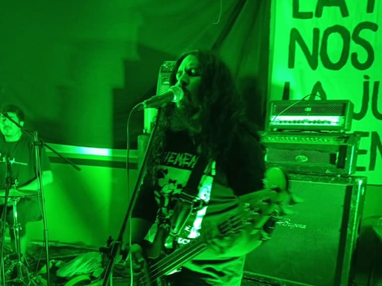 Muerte de músico chileno: conductora involucrada no portaba licencia y registraba dos infracciones previas por lo mismo