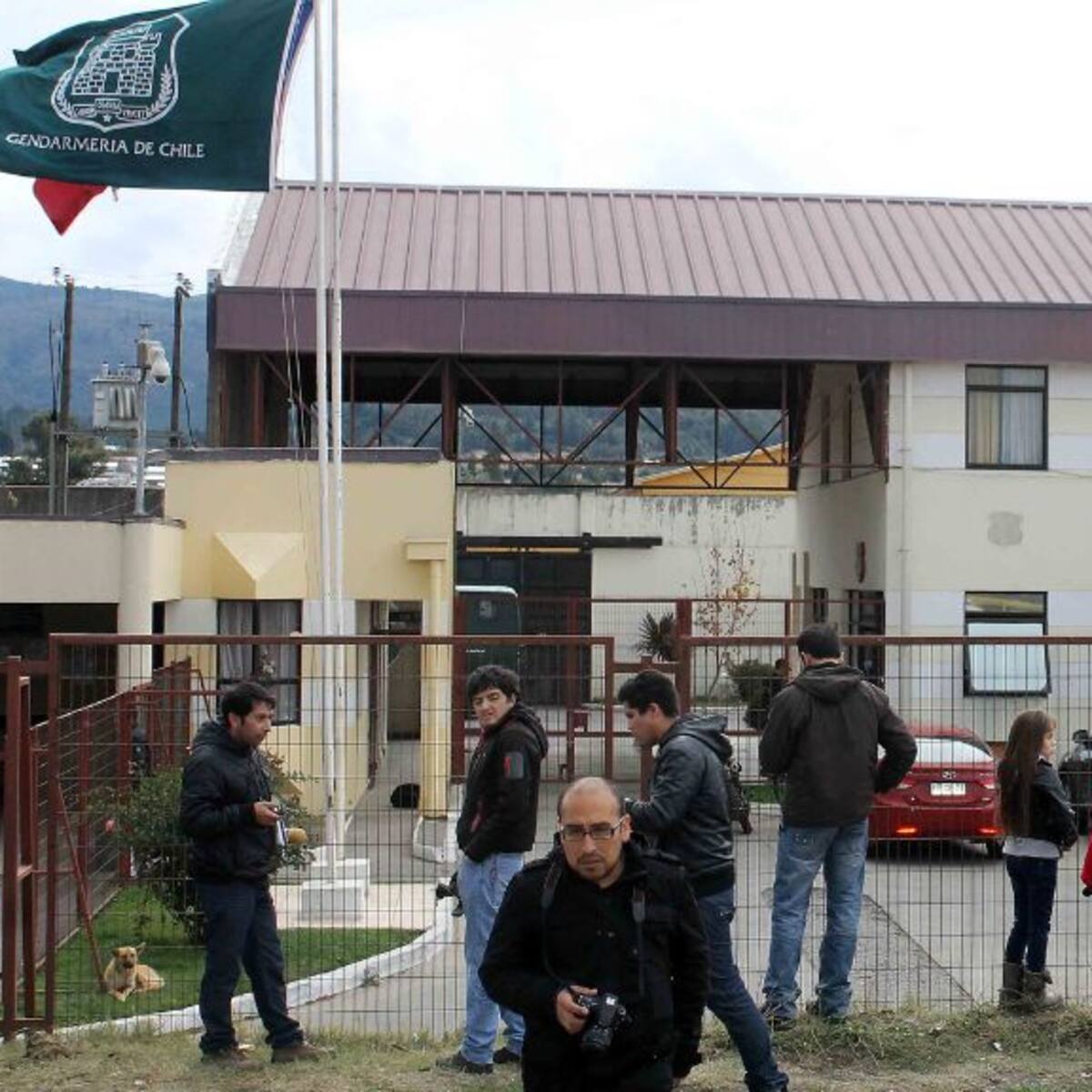 Asociación de Oficiales Penitenciarios denuncia abandono a Gendarmería tras toma de rehenes en cárcel de Angol