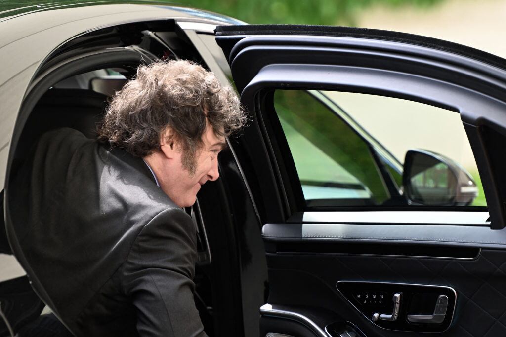 El mandatario argentino, el ultraderechista Javier Milei, llega a una cita con el canciller alemán Olaf Scholz en la ciudad de Berlín.