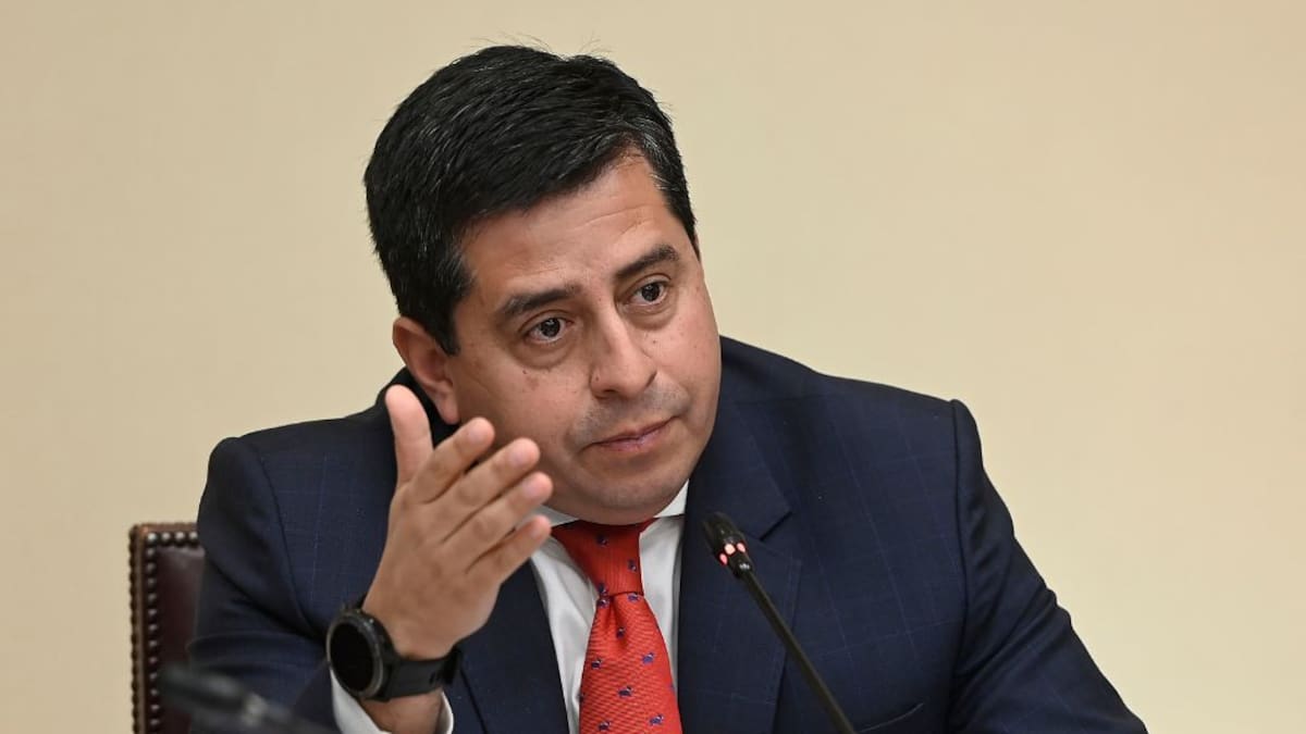 Senador Pedro Araya arremete contra el “socialismo autoritario” tras ser removido de la Comisión de Constitución