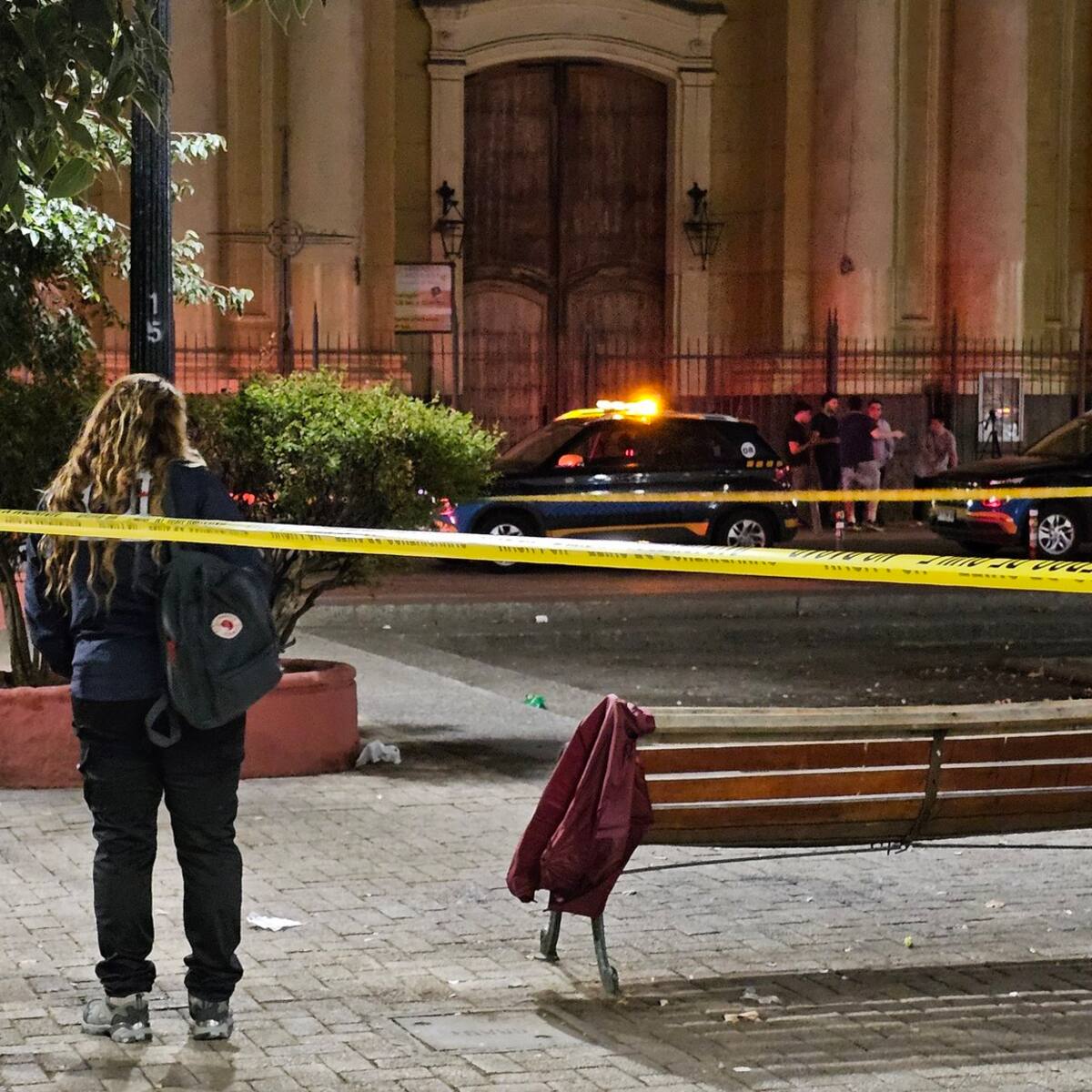 Un muerto y tres heridos deja tiroteo frente a iglesia en Santiago: uno está en riesgo vital