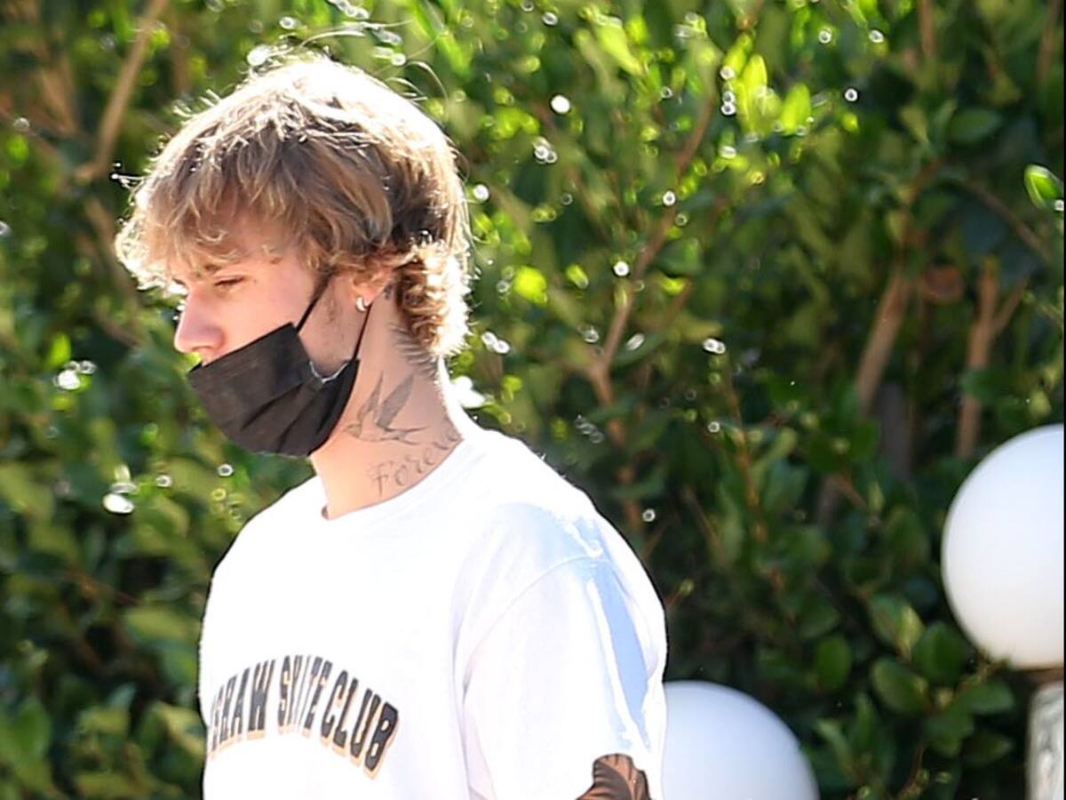 Justin Bieber arremetió contra las personas que lo acosan y esperan en las puertas de su casa