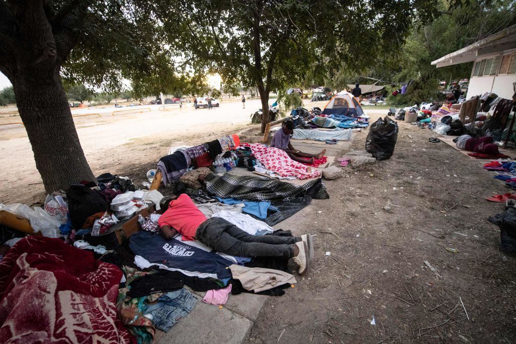 Cientos de migrantes haitianos esperan en México para cruzar a EEUU