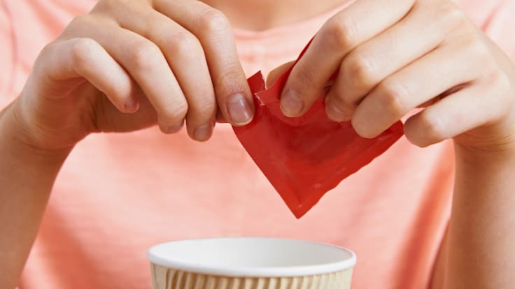 Está en bebidas y dulces: este es el tipo de endulzante artificial que podría causar daños al corazón, según un nuevo estudio