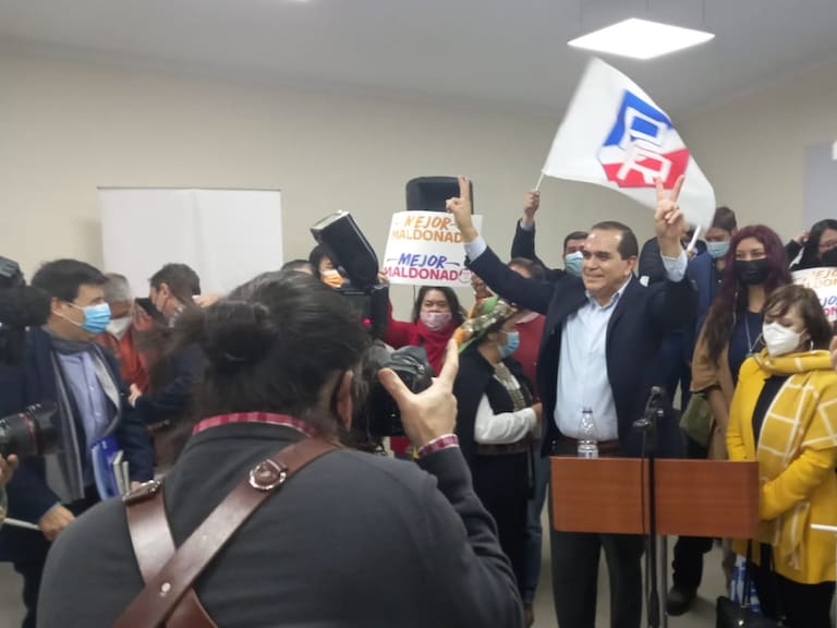 Carlos Maldonado inscribe su candidatura presidencial