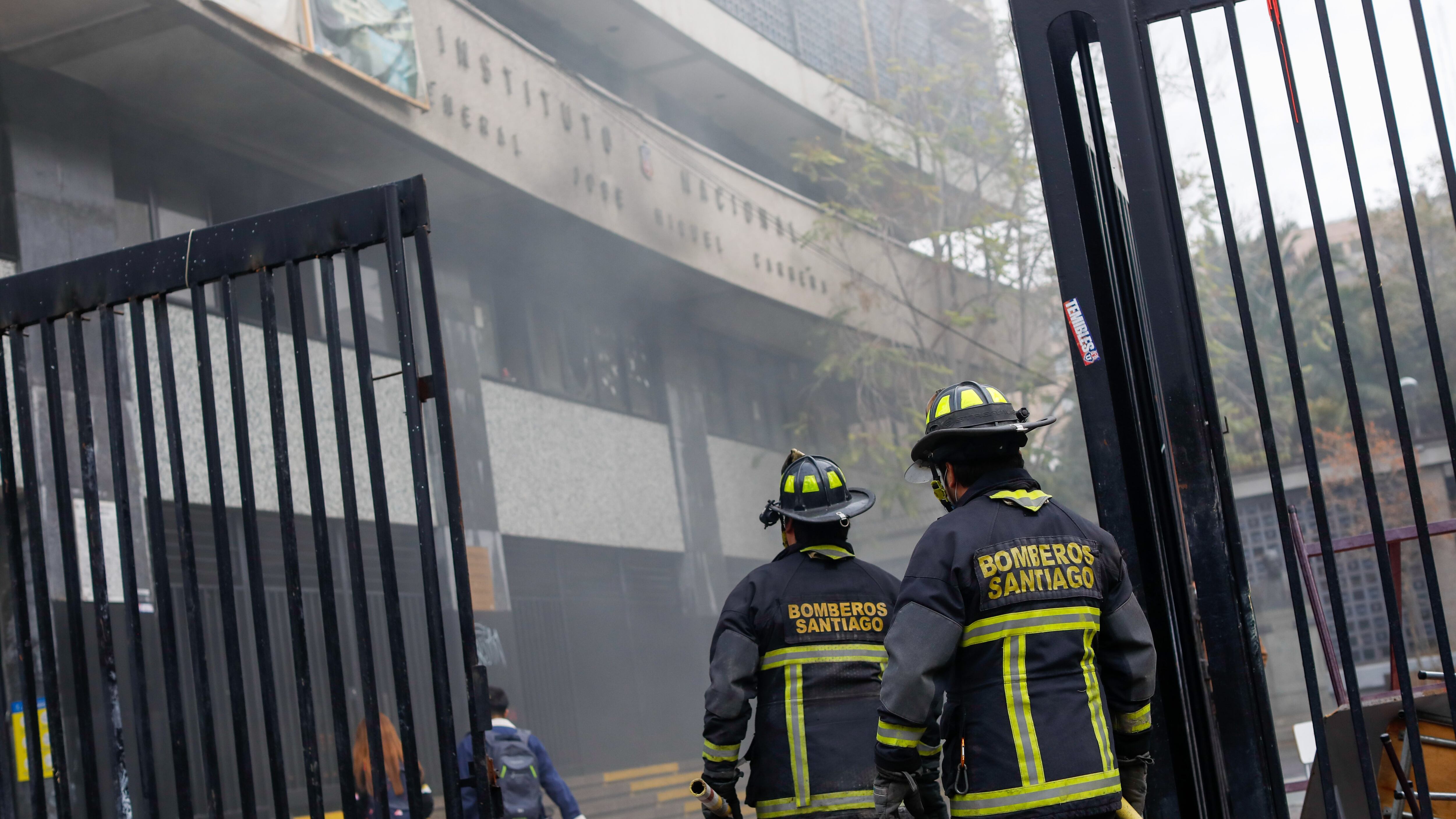 23 de Mayo de 2022/SANTIAGOVista del Instituto Nacional en cual se incendió por incidentes entre estudiantes y carabineros.
FOTO:CRISTOBAL ESCOBAR/AGENCIAUNO