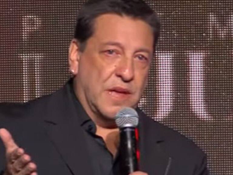 «Sé de un niño…»: JC Rodríguez llora en los Premios LaJunta al apoyar a víctimas del incendio en Viña del Mar