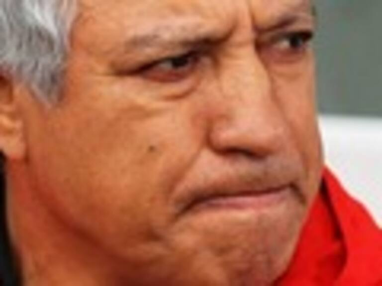 Gallego advirtió a la U que Colo Colo »entrará con el cuchillo entre los dientes»