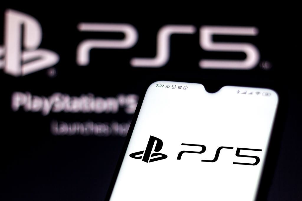 BRAZIL - 2020/02/17: In this photo illustration the PlayStation 5 logo seen displayed on a smartphone. (Photo Illustration by Rafael Henrique/SOPA Images/LightRocket via Getty Images)