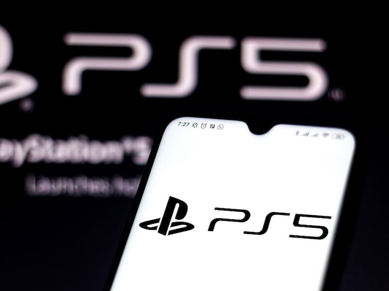 BRAZIL - 2020/02/17: In this photo illustration the PlayStation 5 logo seen displayed on a smartphone. (Photo Illustration by Rafael Henrique/SOPA Images/LightRocket via Getty Images)