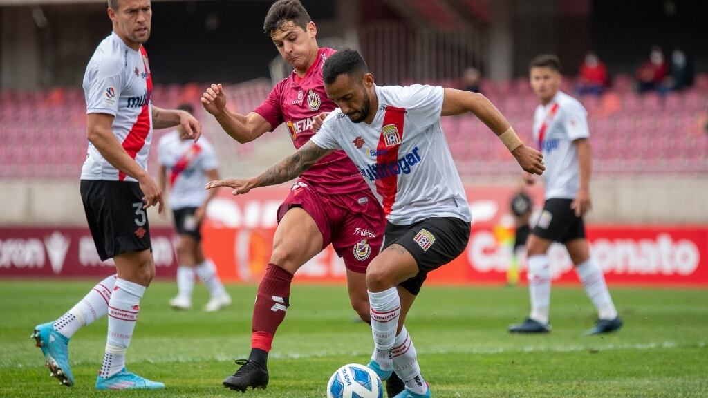 Programación fútbol chileno: ¿Qué partidos se juegan hoy, 1 de octubre, y quién transmite?
