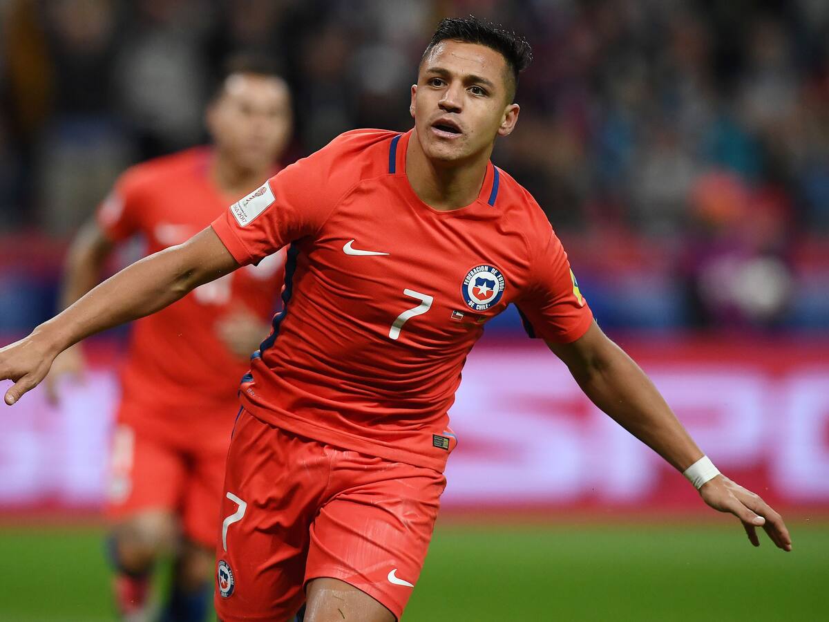 “Alexis Sánchez fue el jugador más difícil que me tocó marcar; tiene así una espalda el conche...”