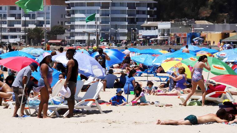 16 DE ENERO DE 2021 / ALGARROBO Playa Pejerrey de algarrobo que se encuentra en fase 3.
FOTO: PABLO OVALLE ISASMENDI / AGENCIAUNO