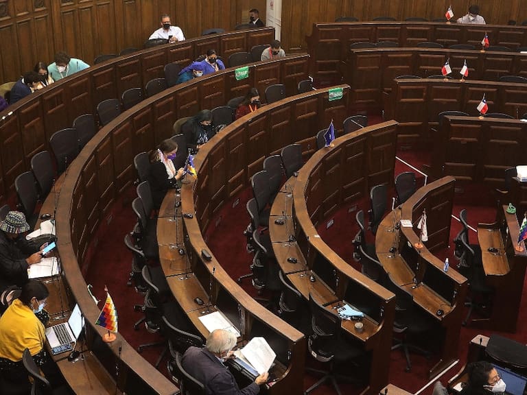 Pleno de la Convención Constitucional aprobó 18 artículos de Sistema Político