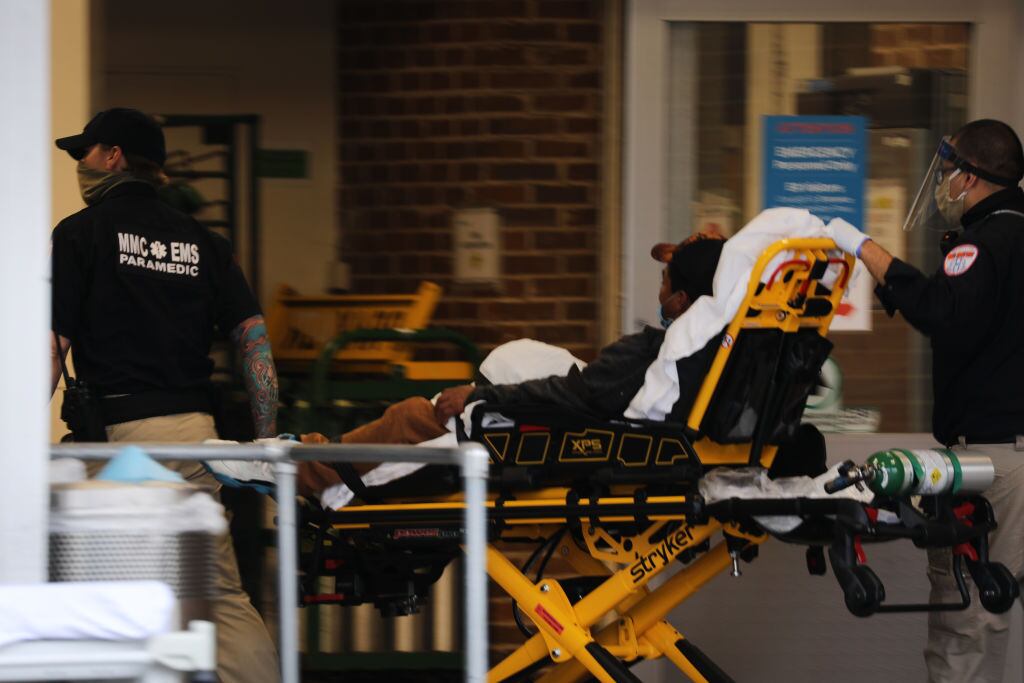 Paciente con Covid-19 ingresa a un hospital de Nueva York
