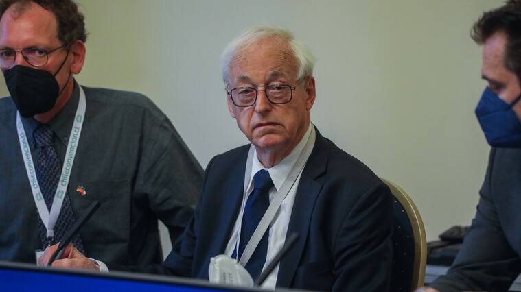 5 de Abril del 2022/SANTIAGOLa Convención Constitucional, se reune con representantes del Instituto Max Planck,encabezado por el Profesor Rudiger Wolfrum, que se realiza en el ex congreso Nacional.
FOTO: SEBASTIAN BELTRAN GAETE/AGENCIAUNO