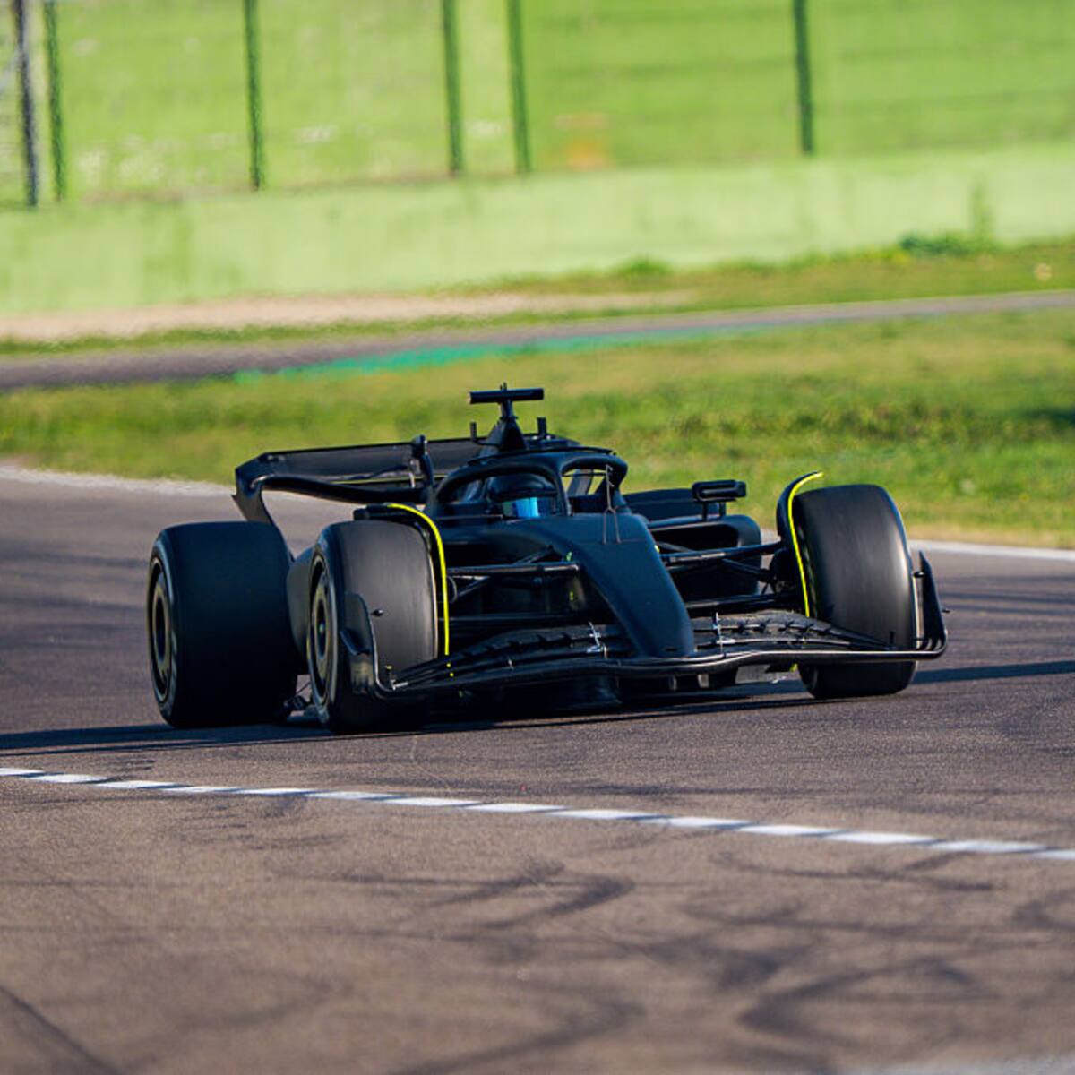 “Como si nunca hubiera dejado de correr”: ‘Checo’ Pérez regresa a las pistas de la Fórmula 1 oficialmente junto a Cadillac