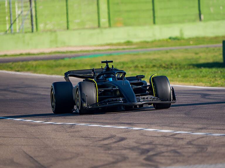 Sergio "Checo" Pérez corriendo para Cadillac