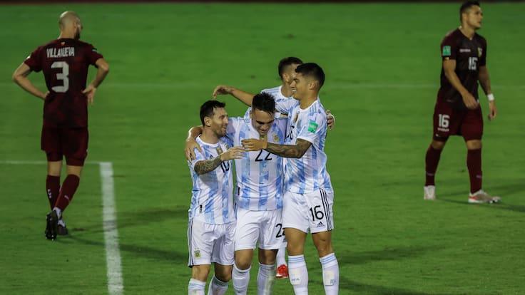 Rival de la UC en Copa Libertadores golpea el mercado y ficha a un campeón de América con Argentina
