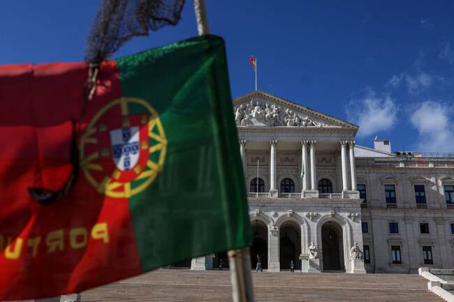 Portugal aprueba proyecto de ley que prohíbe el acceso gratuito a la salud pública a inmigrantes irregulares | ADN Radio