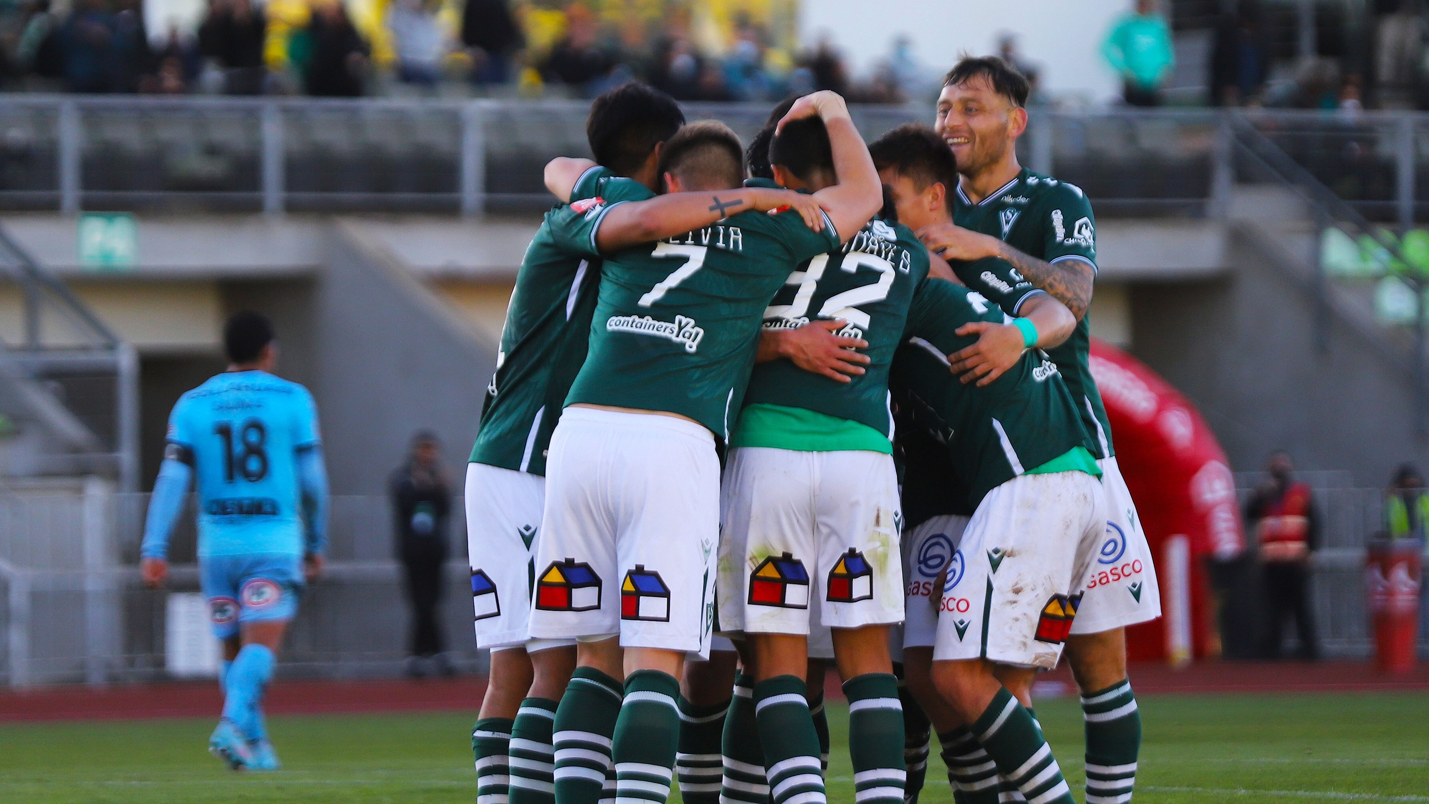 Primera B: Santiago Wanderers derrota a Iquique en duelo pendiente