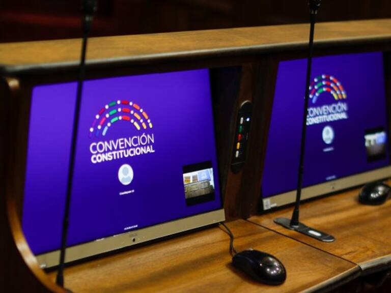 Encuesta “Datavoz”: 58% de los chilenos afirma conocer información falsa sobre Convención Constitucional