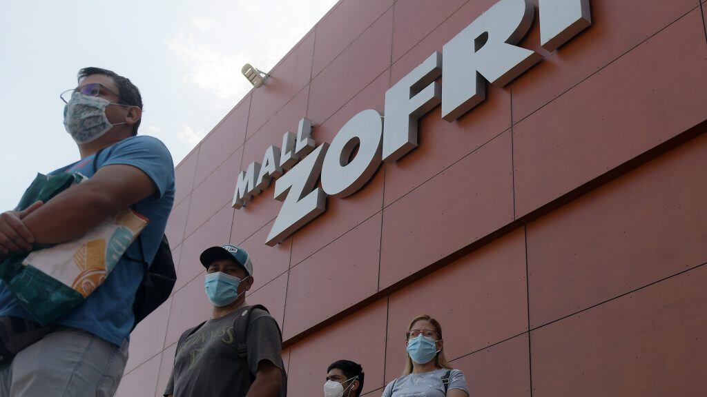 07 de octubre 2020 / IQUIQUETras permanecer cerca de 7 meses cerrado, hoy reabrió sus puertas Mall Zofri, tras el término de la cuarentena total que regía en la ciudad.
FOTO: CRISTIAN VIVERO BOORNES/ AGENCIAUNO.