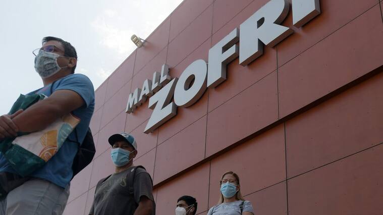 07 de octubre 2020 / IQUIQUETras permanecer cerca de 7 meses cerrado, hoy reabrió sus puertas Mall Zofri, tras el término de la cuarentena total que regía en la ciudad.
FOTO: CRISTIAN VIVERO BOORNES/ AGENCIAUNO.