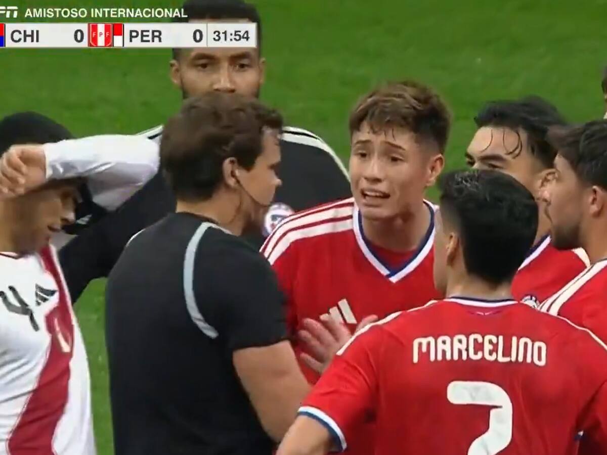 Se les olvidó el reglamento: Perú se pone en ventaja con penal y expulsión contra Chile
