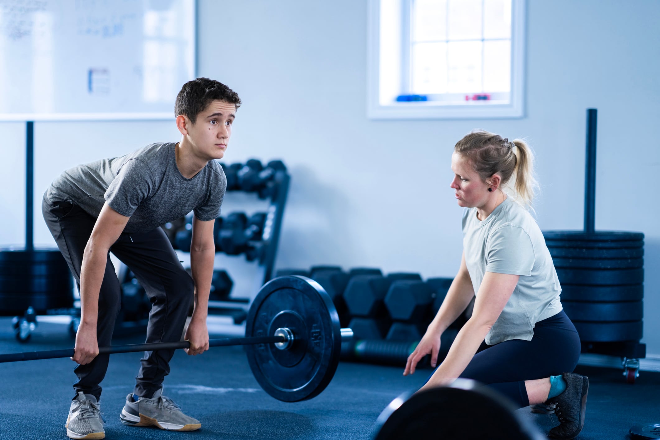 ¿Si un niño hace entrenamiento de fuerza, tendrá problemas de crecimiento? Revisa qué dice la ciencia y la edad ideal recomendada