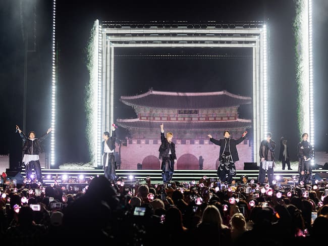 (L to R) SUGA, JIMIN, JIN, JUNG KOOK, V, J-HOPE, RM at BTS The Comeback Live | Arirang at Gwanghwamun Square on March 21st in Seoul, Korea / BIGHIT MUSIC AND NETFLIX © 2026