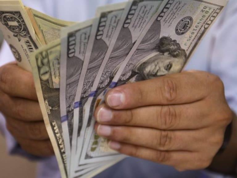 Dólar en Chile: divisa abre al alza y se acerca a los $890