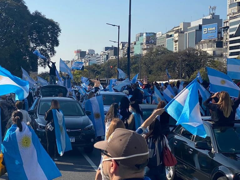Ciudadanos argentinos salieron a las calles en un nuevo «banderazo» en contra del Gobierno de Alberto Fernández