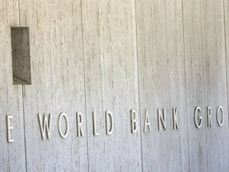 Banco Mundial anuncia auditoría externa para analizar indicadores manipulados contra Chile