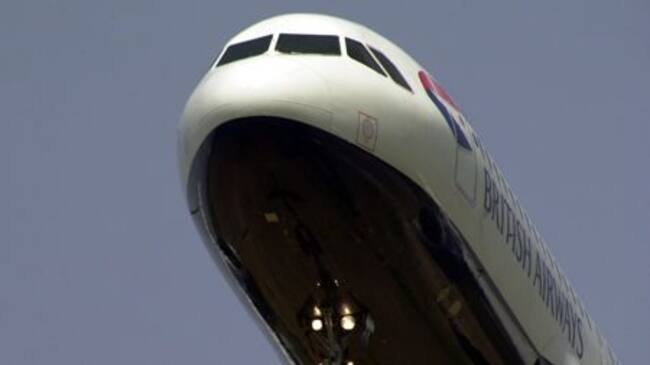 A boeing 777 with British Airways livery landing at Fiumicino airport. Fiumicino (Italy) May 23rd, 2001 (Photo by Massimo Insabato/Archivio Massimo Insabato/Mondadori Portfolio via Getty Images)