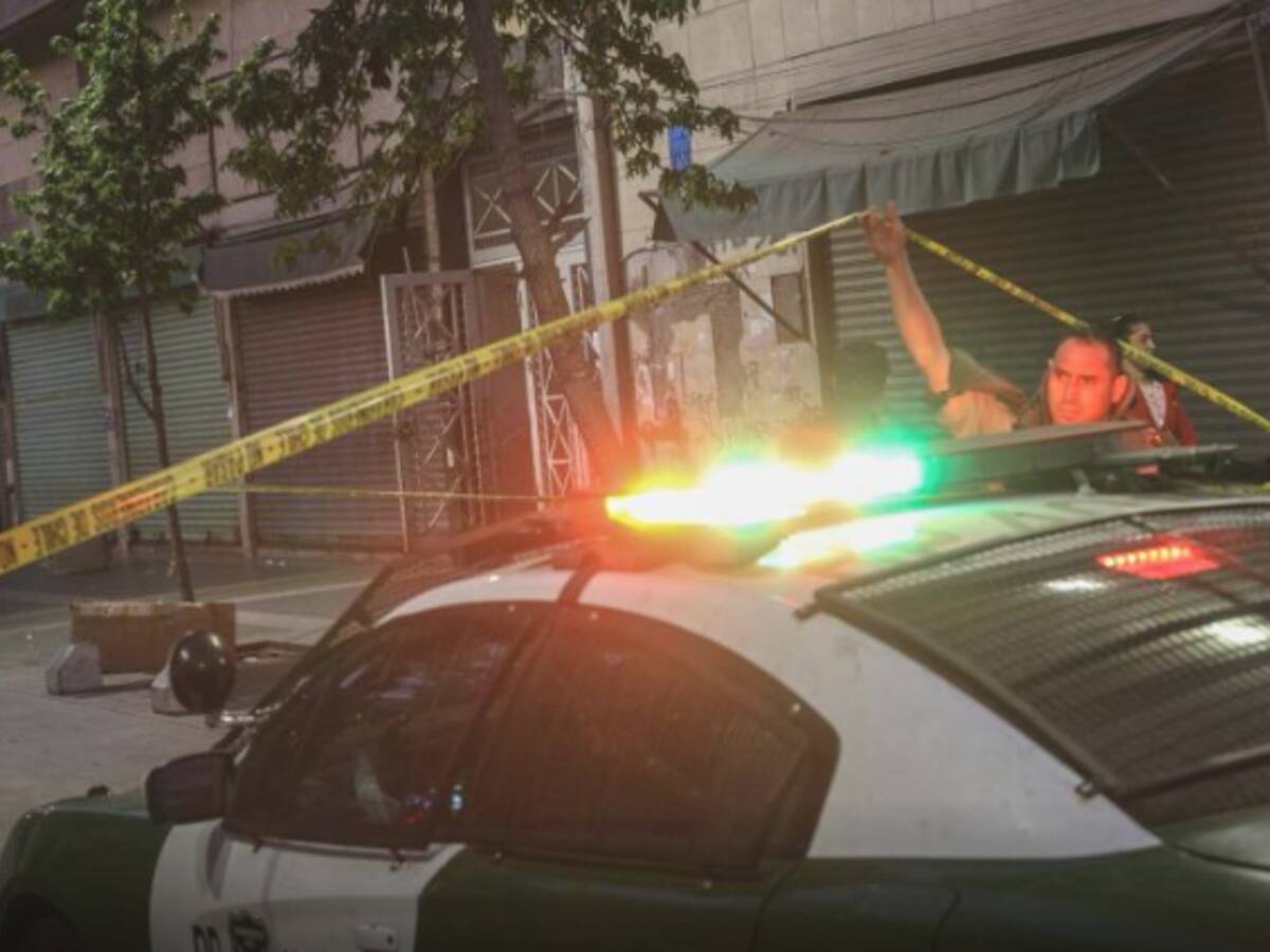 Fatal accidente en Estación Central: hombre muere tras colisionar con reja perimetral