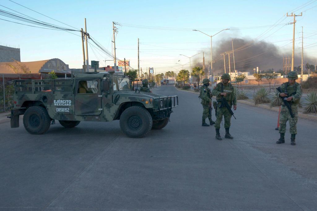 Militares resguardan la capital del estado de Sinaloa en México