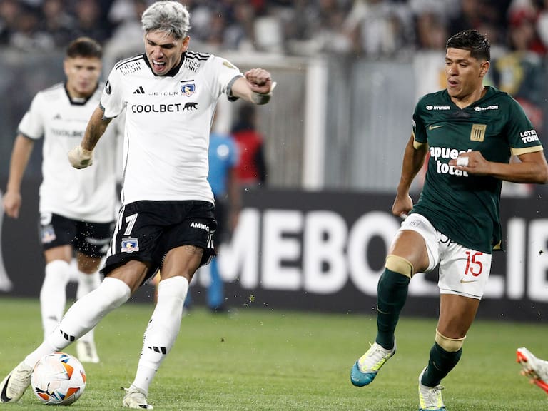 “37 años uniendo fronteras”: planteles de Colo Colo y Alianza Lima posaron juntos antes del partido por Copa Libertadores