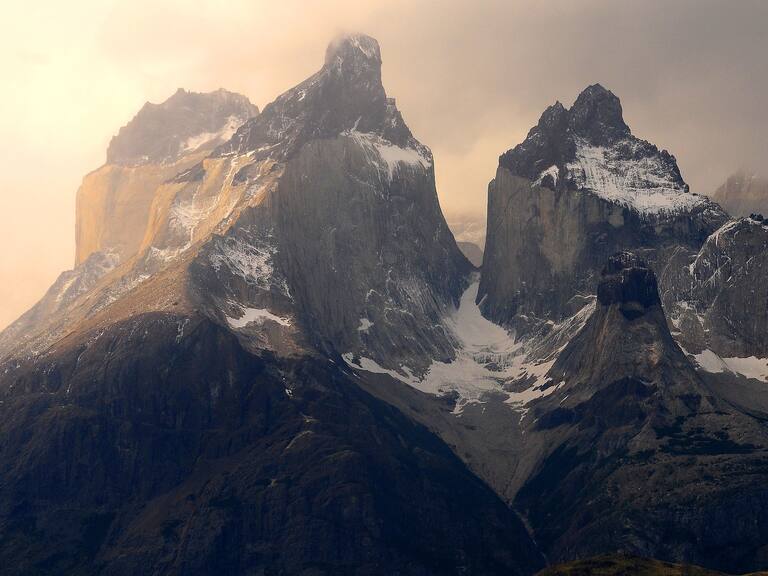 Turista Fallecido y Uno Desaparecido Tras Operativo de Rescate en Torres del Paine