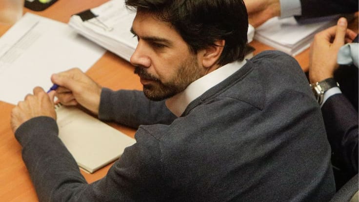 Caso Joaquín Lavín León: dueño de imprenta queda con arresto domiciliario nocturno tras admitir boletas falsas