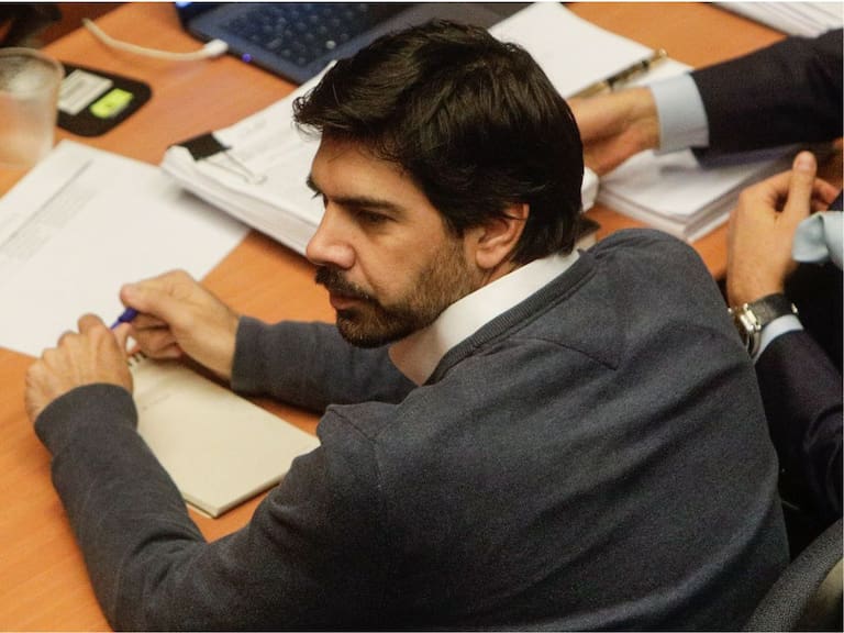 Caso Joaquín Lavín León: dueño de imprenta queda con arresto domiciliario nocturno tras admitir boletas falsas