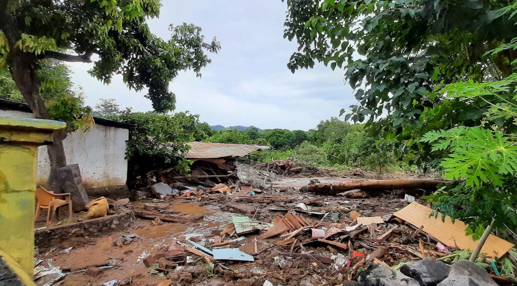 El grave daño a que dejan las lluvias y deslizamientos en Indonesia y Timor Oriental