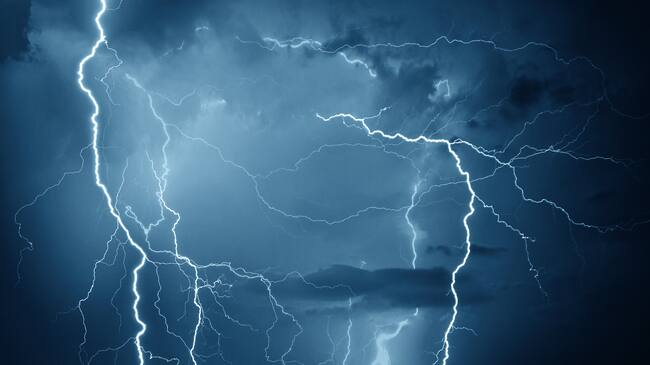 Tormentas eléctricas y lluvia